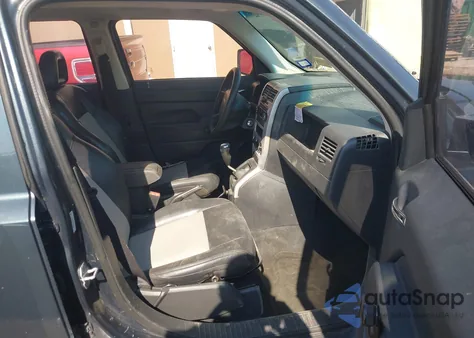 2008 Jeep Patriot Sport from USA, damaged, VIN 1J8FT28W08D759878